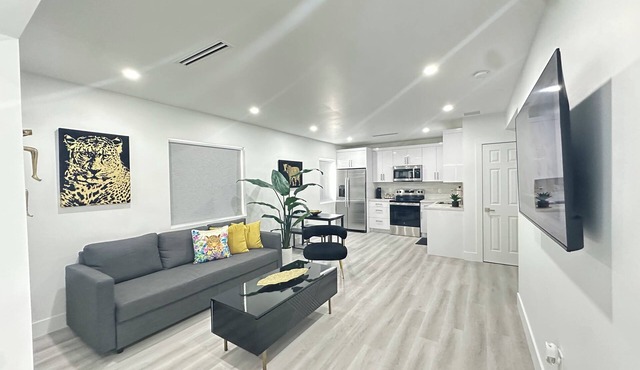 Modern 2 Bedroom House in the Heart of Miami