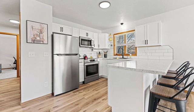 Modern 2 Bedroom In Oshkosh