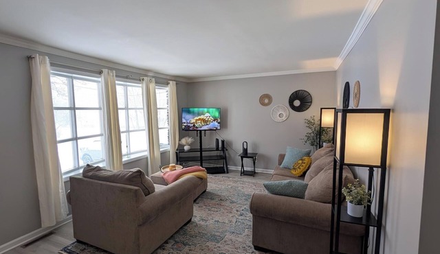 Modern 2-Bedroom Ranch w/Private Backyard