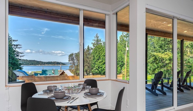 Modern 2 Bedroom Sunset Cabin w/Beach Access