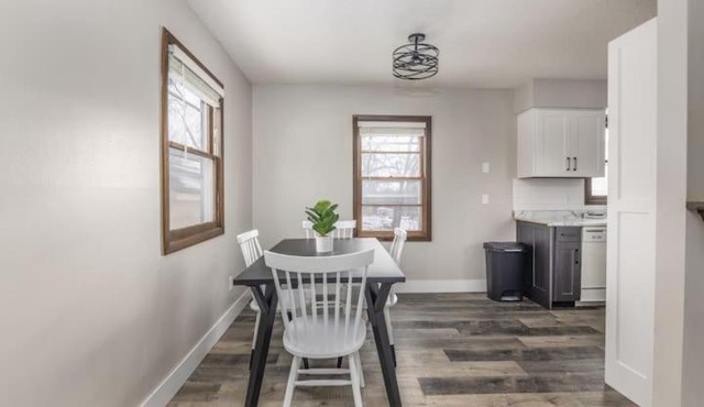 Modern 2 Bedroom Townhouse in Quiet Neighborhood