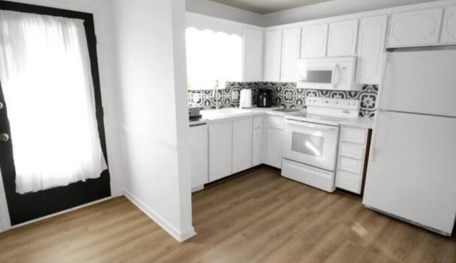 Modern 2-Bedroom Townhome