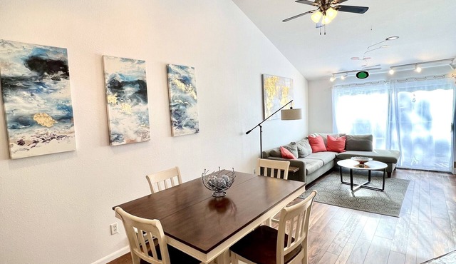 Modern 2 Bedrooms, 1 Bathroom Apartment
