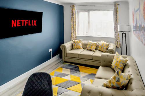 Modern 2 BR ground floor apartment with parking