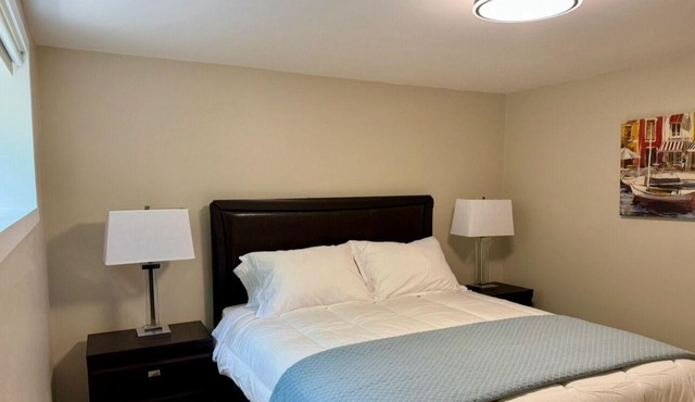 Modern 2 queen bedroom suite with private entrance