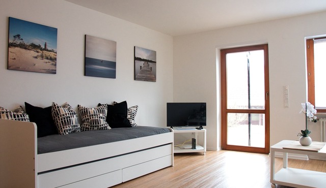 Modern 2 room apartment, about 70 square meters with terrace and garden, WiFi