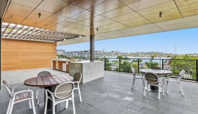 Modern 2-storey Apartment - Q Stay