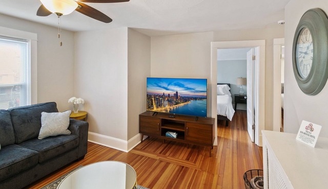 Modern 2-Story Convenient for Large Families