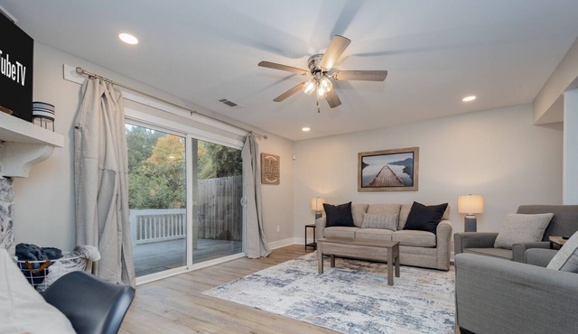 Modern 2B Townhome - 10 min from Oak Mtn State Park!