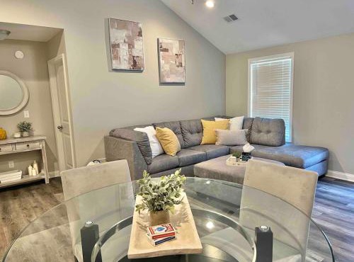 Modern 2bd 2ba - Near I75, No Steps, Free Wifi