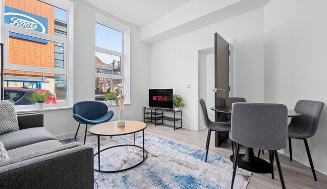 Modern 2BD City Apartment