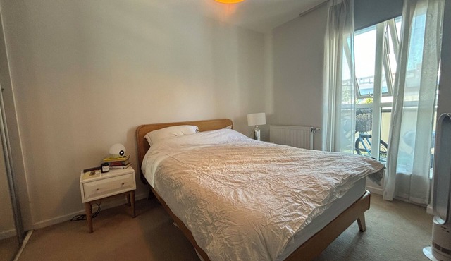 Modern 2BD Flat in Mile End with Private Balcony