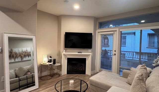 Modern 2BD Next to The Grove