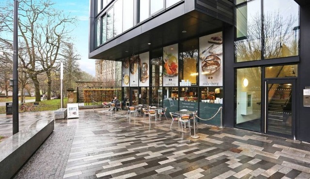 Modern 2bed with free Parking in the iconic Quartermile