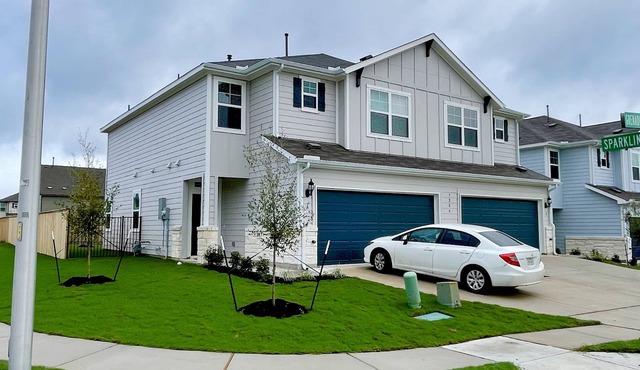 Modern 2Bedroom Townhome - 8 Mins to COTA & Tesla Giga