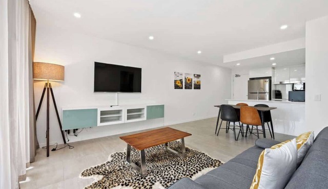 Modern 2Beds 2Baths APT at Sherwood