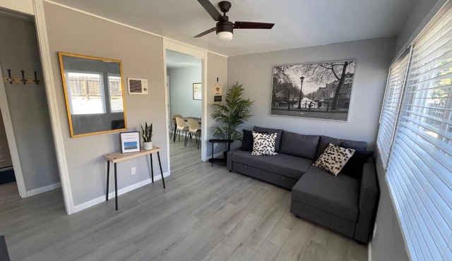 Modern 2BR 15 Minutes to Beaches, Sea World, Zoo