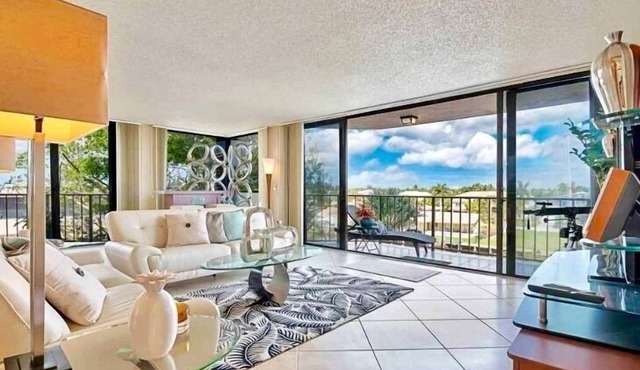 Modern 2BR 2B Condo on the Intracoastal. 90 Day Rental min.