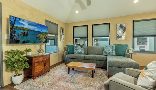 Modern 2BR/2BA Upstairs Home | Gated Wailuku Property | Central Location