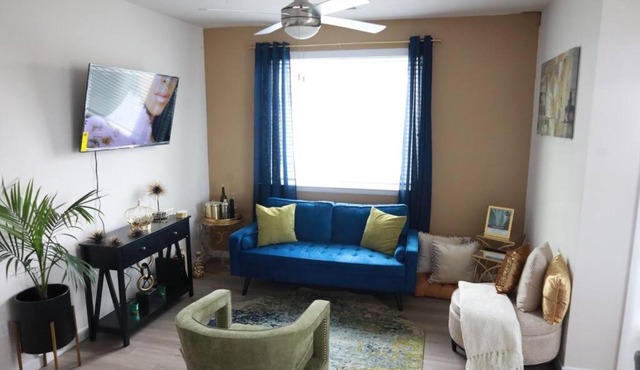 Modern 2br 2Bth Downtown Baltimore Apt. w/Pool