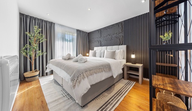 Modern 2BR Apartment in North London | Sleeps 5 | Wifi & Parking