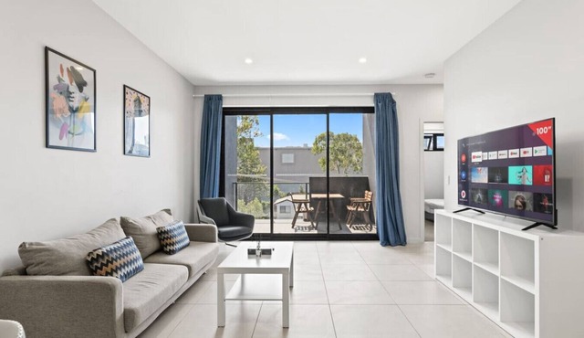 Modern 2BR Apartment | Easy Access to Everywhere