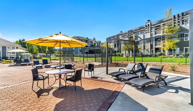 Modern 2BR Apt with Unique Bunk Beds, Pool, and Fitness Center, Close to Hill AFB