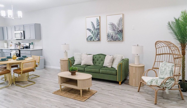 Modern 2BR at The Sunset Palm – Close to South Padre, SpaceX & Retail Hub