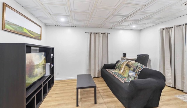 Modern 2BR Downtown | Greenbrier Trail Access