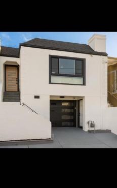 Modern 2BR Driveway Parking Pet Friendly nearby ocean