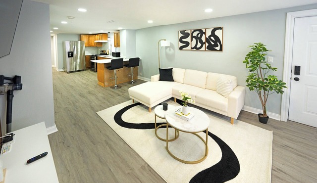 Modern 2BR Gem Free Parking/10 min Midway Airport/15 min Dtwn