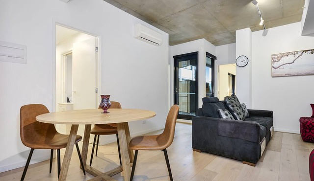 Modern 2BR Getaway Su