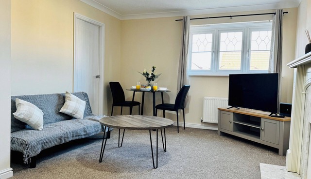 Modern 2BR Getaway | Close to Airport + Free Parking