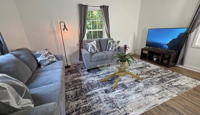 Modern 2BR Great for Work & Family - 6 Min from Downtown Greenville