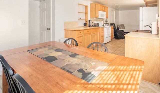 Modern 2BR home; 5 min walk to downtown Milford!