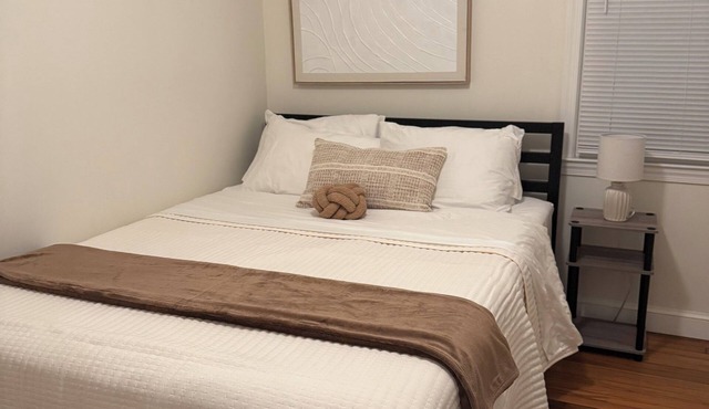 Modern 2BR Home with Private Patio - Walk to Potomac Yard