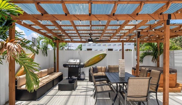 Modern 2BR/Hot Tub/Pergola Games