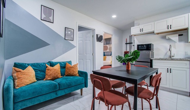 Modern 2BR Houston Stay | Central & Cozy