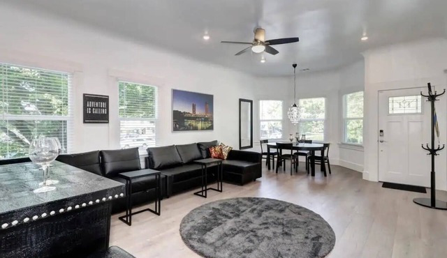 Modern 2BR in Curtis Park by Med Center - Laundry!