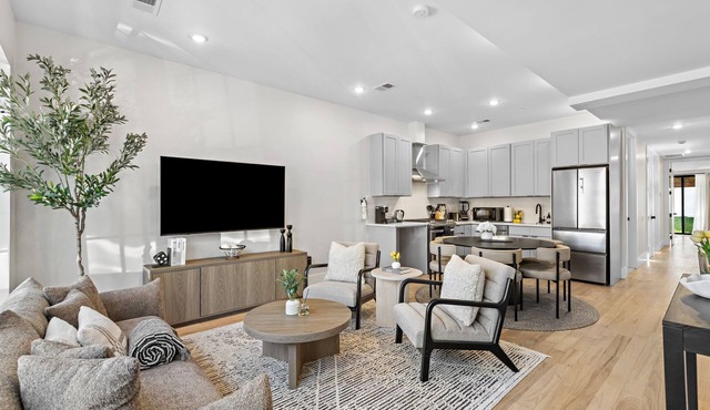 Modern 2BR Luxury Retreat w/Parking - Jersey City