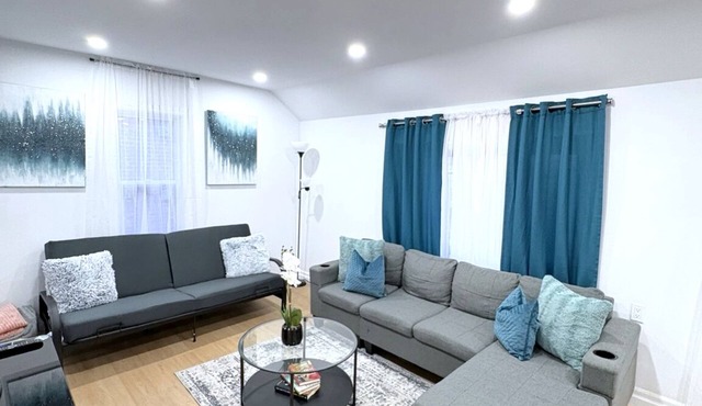 Modern 2BR Near Niagara Falls + Beach