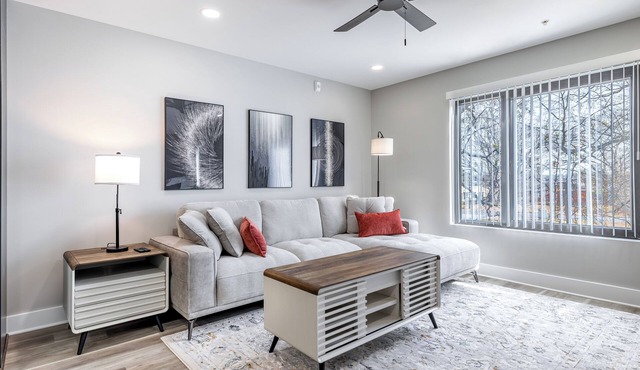 Modern 2BR Near Emory & CDC-306