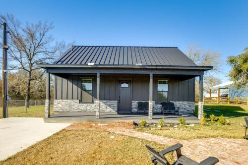 Modern 2BR Near Lake Somerville and Round Top
