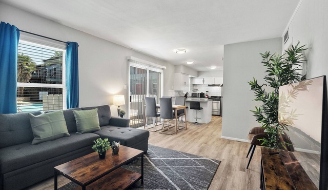 Modern 2BR Near UT | Hyde Park | Evonify 5316
