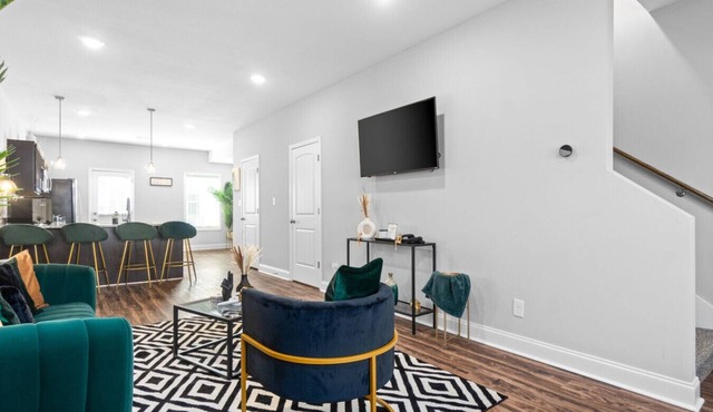 Modern 2BR Retreat Near Downtown Clarksville, APSU & F&M Arena