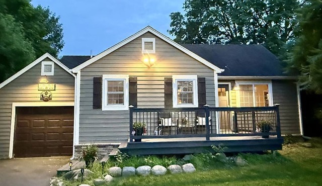 Modern 2BR Retreat by Lake Minnetonka