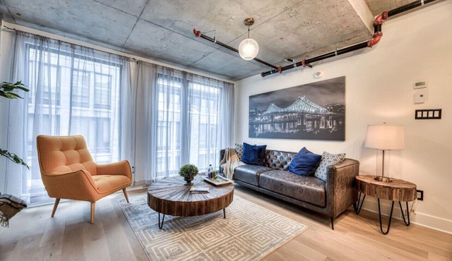 Modern 2BR Suite Old Montreal A6