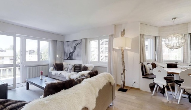 Modern 3 ½ room apartment in the first floor, about 90m2.