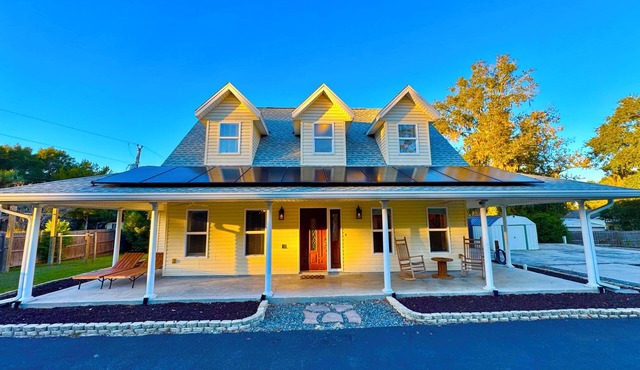 Modern 3 Bed 2.5 Bath Home w/access to Lake Rousseau near Rainbow Springs