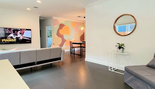 Modern 3 bed/2 bath House by Coco Walk w/Private Cozy Deck(Family/Pet-friendly)